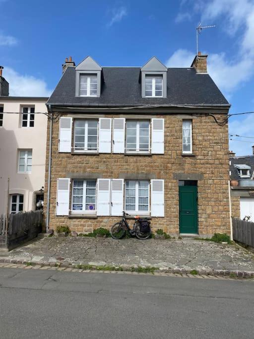 Maison Du Cap Lihou, Duplex Au 1Er Et 2Eme Etage Mansarde, Quartier Historique, Granville Exterior photo